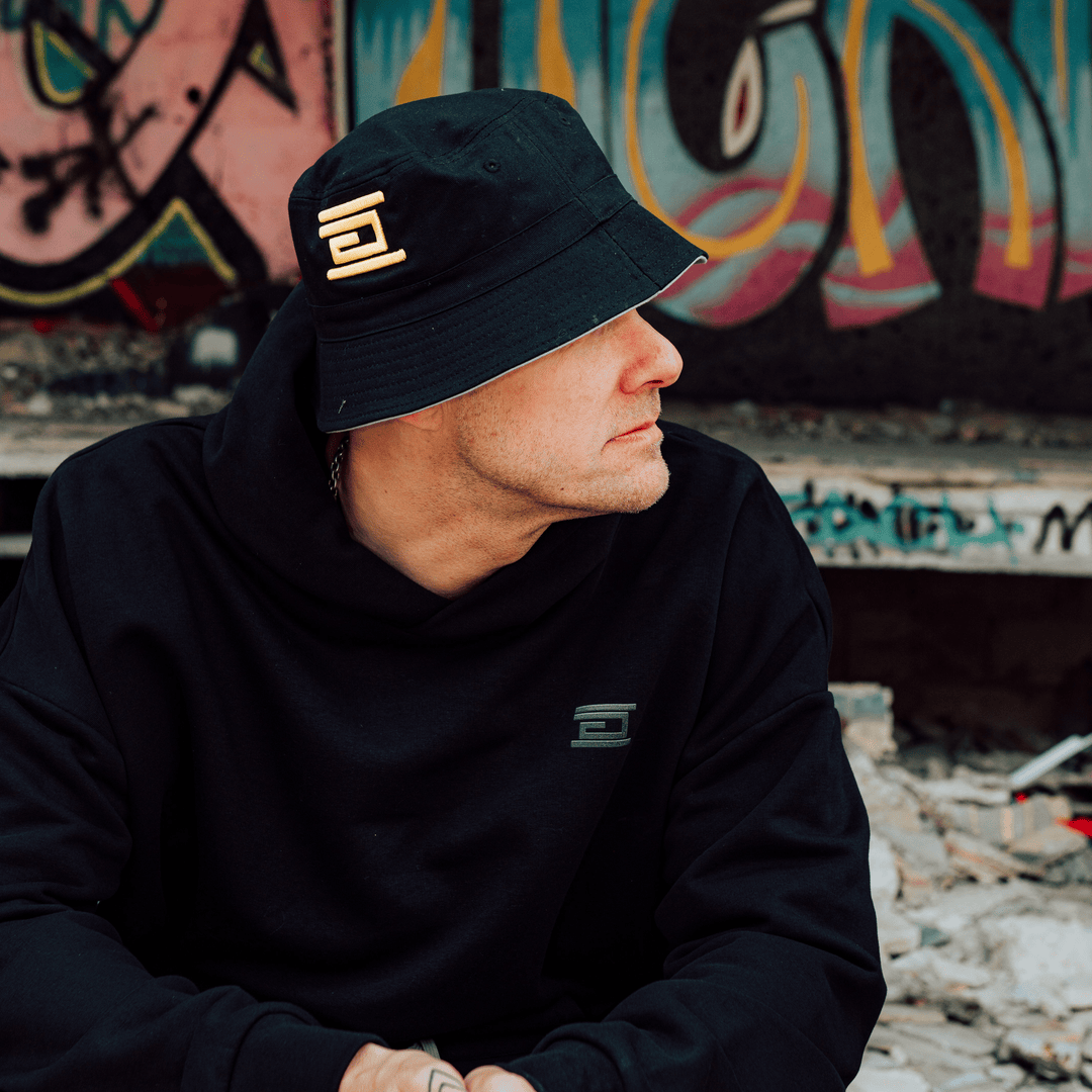 drumcoderecords's tweet image. BLACK FRIDAY SALE 🖤

Your moment to load up → Drumcode favourites at limited-time prices, with a free mystery gift in every bundle.

Starts midnight → grab the essentials before they’re gone.

Shop here → store.drumcode.se

#Drumcode4Life