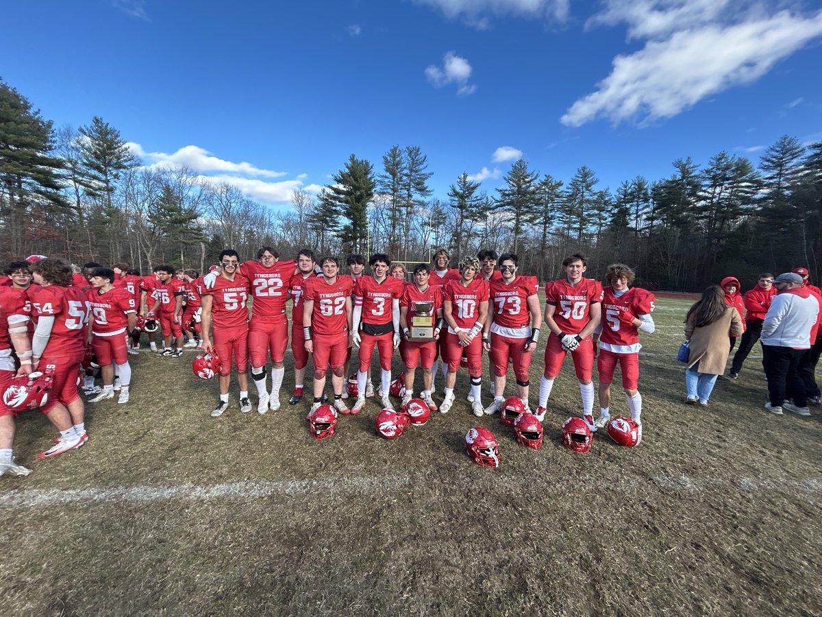 tyngtigersports's tweet photo. Tyngsborough Tigers are bring home the Colonels Cup 🏆 Congratulations on a great season🏈
#tpsprepares
#tigerpride https://t.co/MWp5yl3hCK