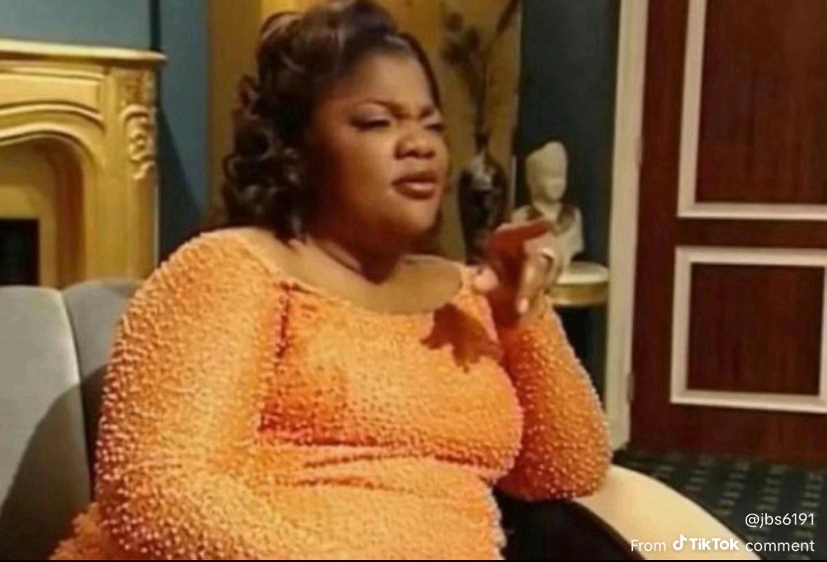 materialgrlzo's tweet image. not my mom told me get my hair done when she just ridiculed me for keeping my hair do-