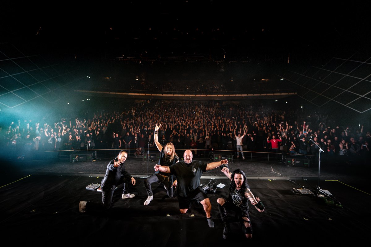 End-of-show moments from Querétaro, San Luis Potosí, Puebla and Toluca! 🤘🏻 Do you see yourself in one of the photos? 🤪