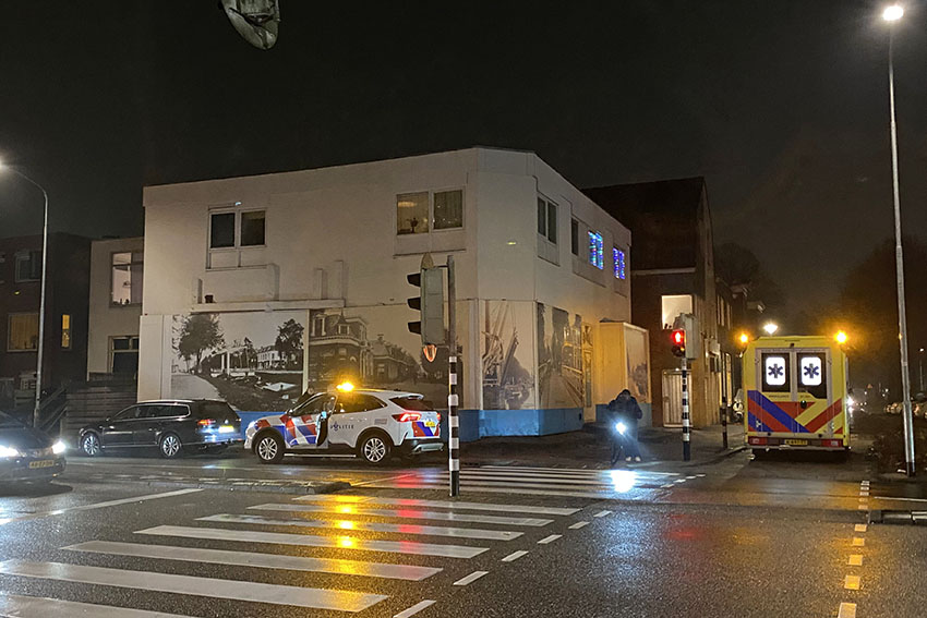 Fietser nagekeken door ambulance na ongeluk op Kerkstraat