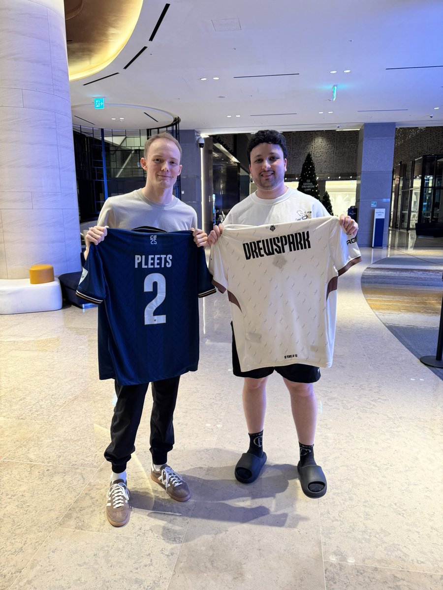 thank you for trading jersey with me <a href="/Drewspark/">G2 DrewSpark</a> 💪🏻