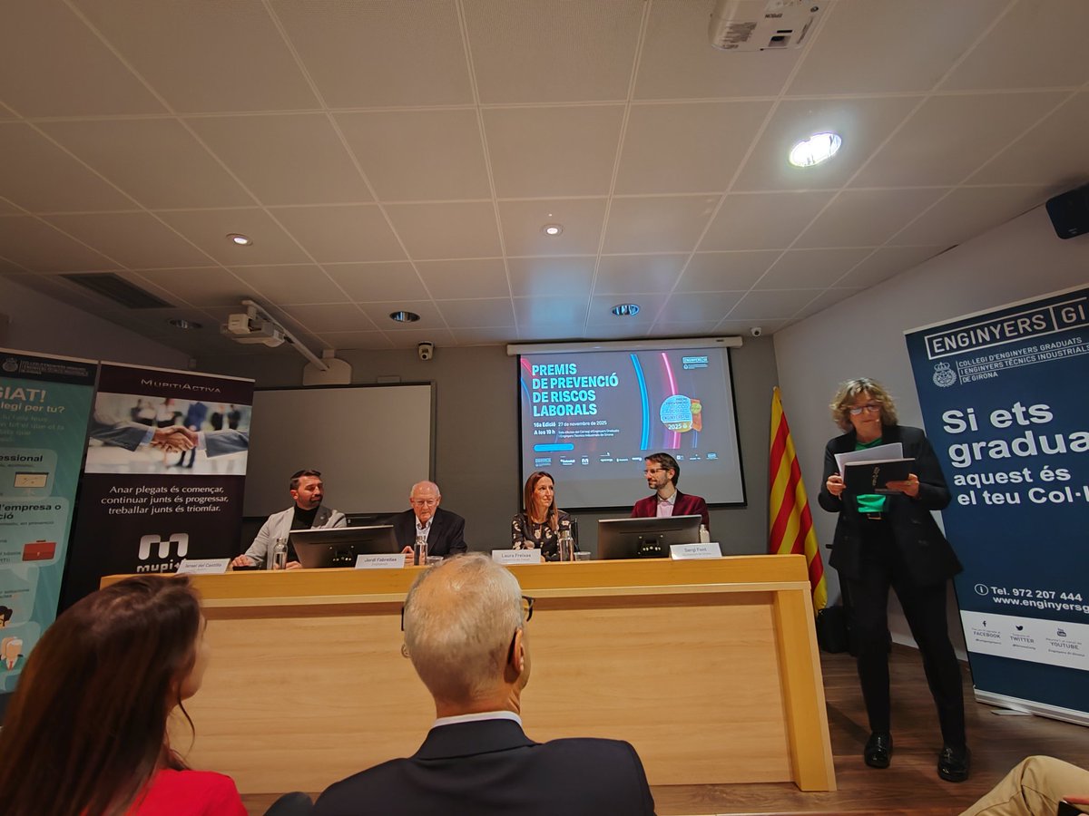 Un any més a l’entrega de premis de Prevenció de Riscos Laborals que organitza el Col·legi d’Enginyers de #Girona. Un reconeixement necessari.

La prevenció salva vides. Sense excuses. Cal reforçar-la i situar-la al centre de les polítiques empresarials. És moment d’una nova llei