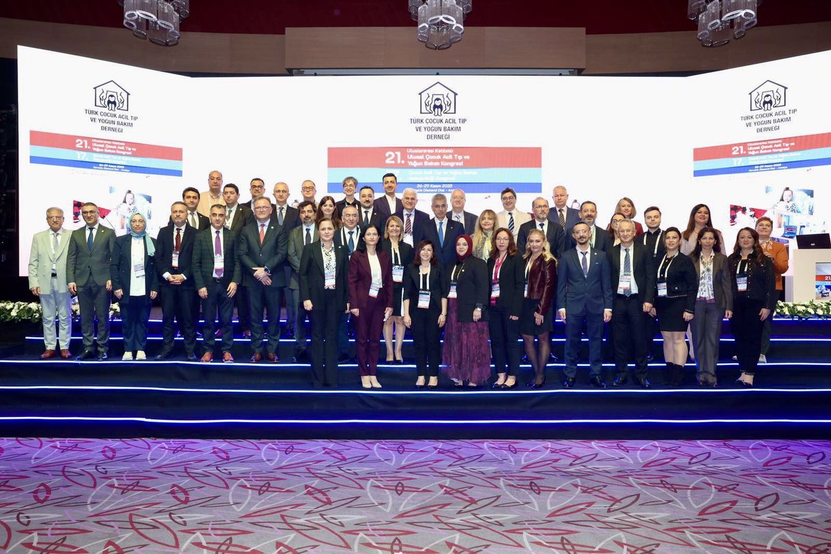 "Hekimlik, bir sanat ve özveri mesleği. Başarılarımızın temelinde sizler varsınız." 

Sağlık Bakanımız Prof. Dr. Kemal Memişoğlu, Uluslararası Katılımlı 21. Ulusal Çocuk Acil Tıp ve Yoğun Bakım Kongresi ve 17. Çocuk Acil Tıp ve Yoğun Bakım Hemşireliği Kongresi'nin açılışında