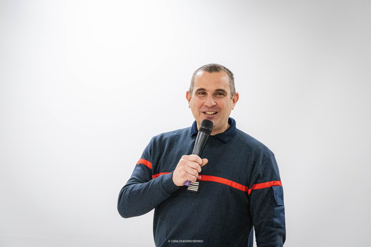 Pompiers03's tweet image. 3/3
🙏L’ensemble du Corps départemental des sapeurs-pompiers de l’Allier lui adresse ses vœux de pleine réussite dans ses nouvelles fonctions.
📷C.OUDARD/SDIS03