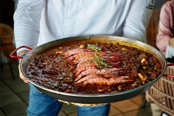 Al maig de 2026, Castelldefels assumirà un protagonisme internacional sense precedents en convertir-se en amfitriona de la Food Capitals Summit

tastantcatalunya.cat/ca/gastronomia…