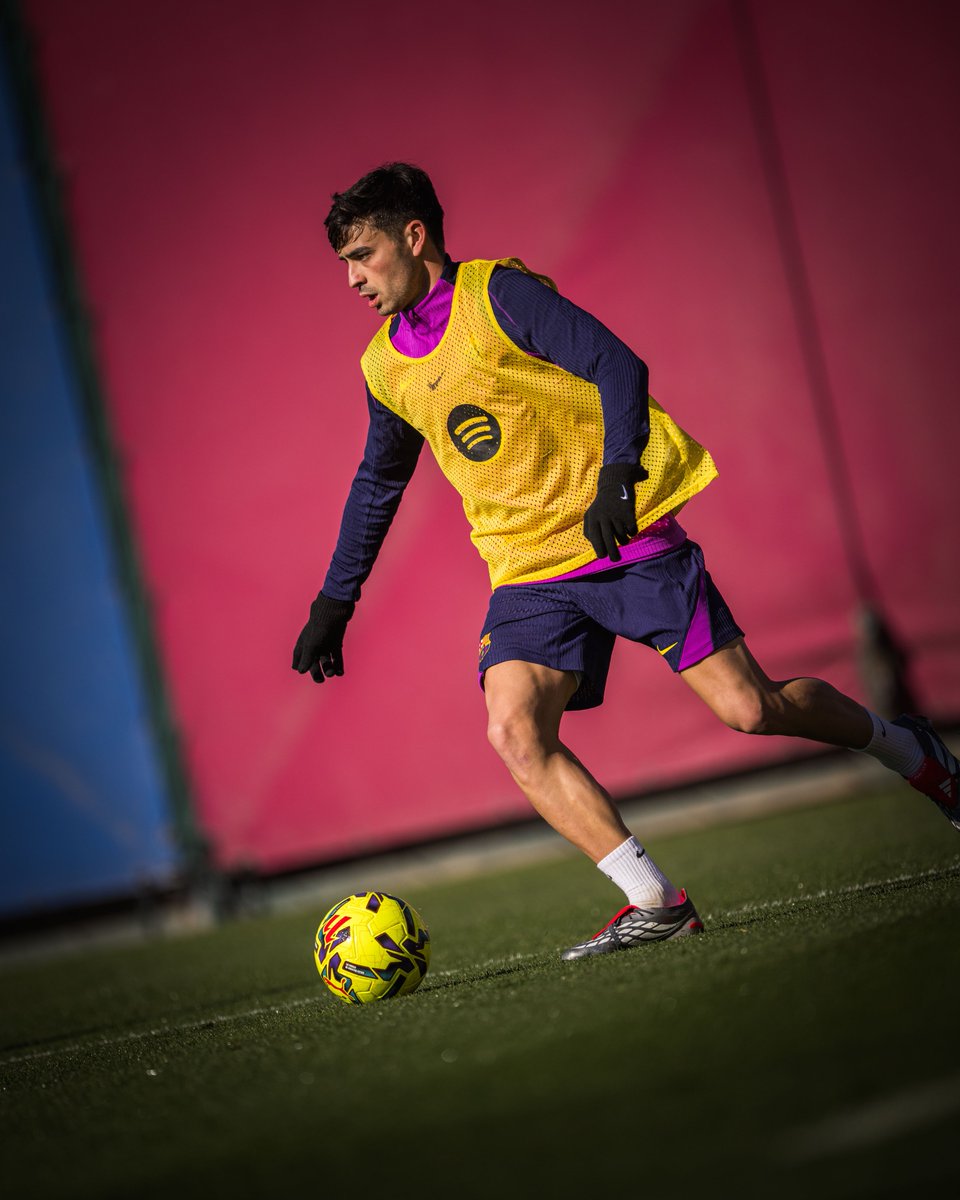 FCBarcelona's tweet image. Pedri trains with the group again! 💪