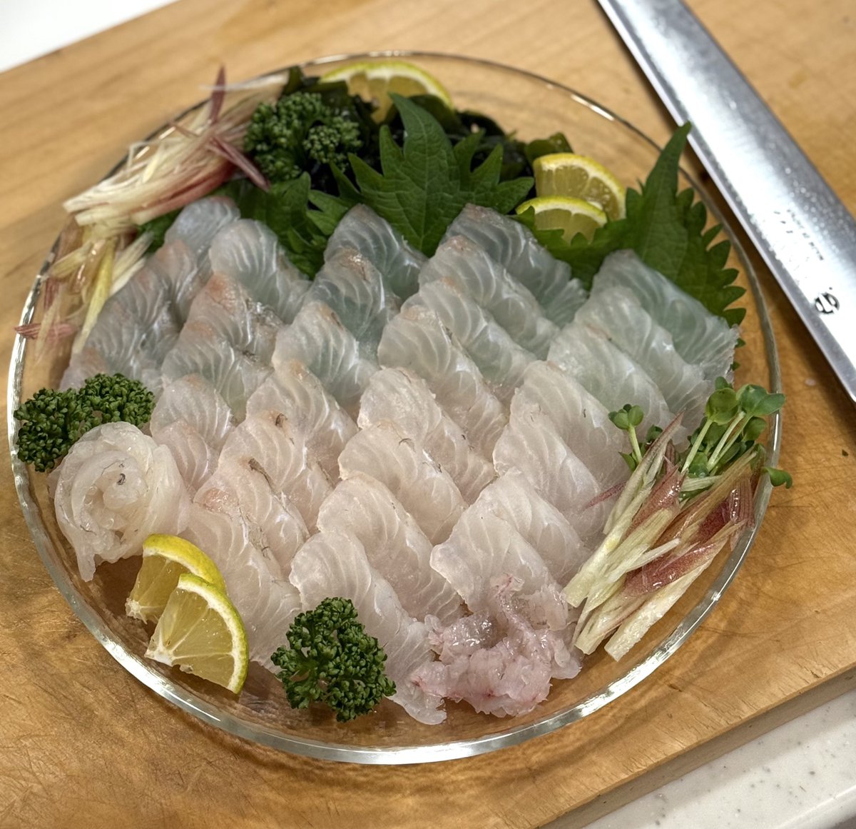日曜に釣ったヒラメ！
刺身うま〜日本酒進む🍶