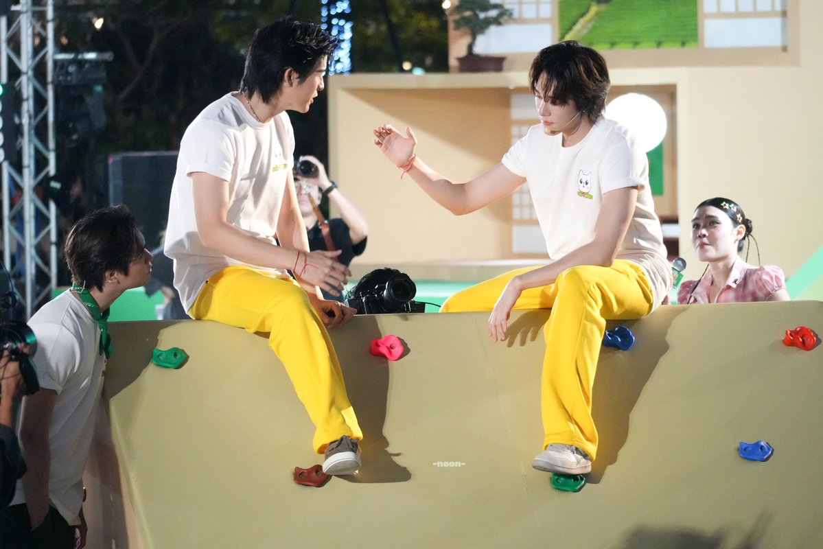 yoonoonz's tweet image. เพื่อนแบบสกายนานิคือ จะจับมือยังมองตากันไม่ได้ เจมกะพี่กอตจิสงสัยแทนทุกคนไปแล้วค่าาาา 😝🩷🩵❔

#OishiClubxSkyNani 
#OishiClubxGeminiFourth
#skywongravee #hirunkit_