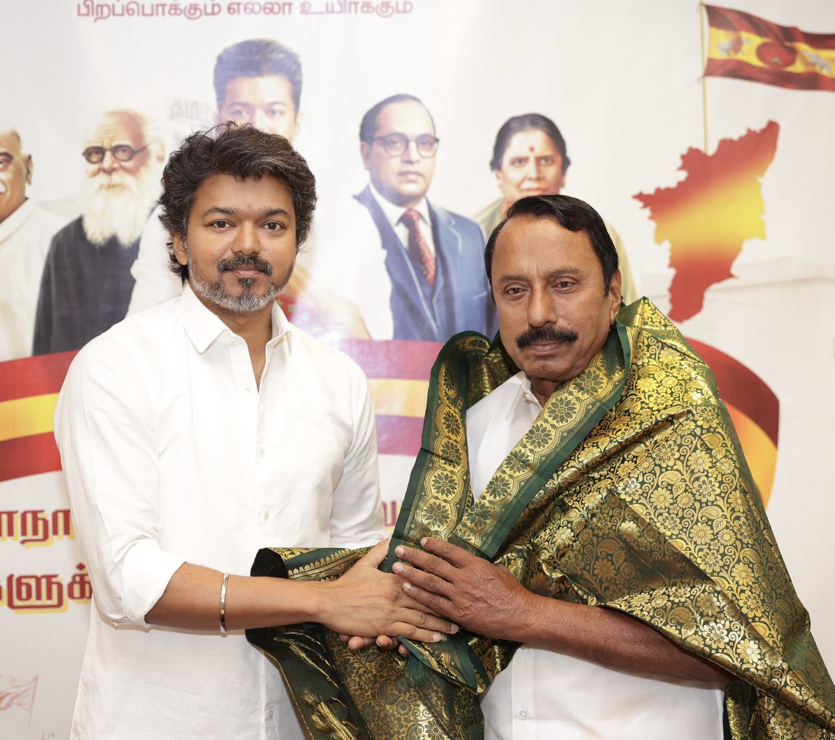 ActorVijayTeam's tweet image. K.A. Sengottaiyan joining TVK is the clearest signal yet that the Dravidian duopoly is cracking from the inside. 

For the first time in a decade, Tamil Nadu’s political axis is visibly rotating and the rotation is not around DMK or AIADMK.
It is rotating around one person Vijay.…