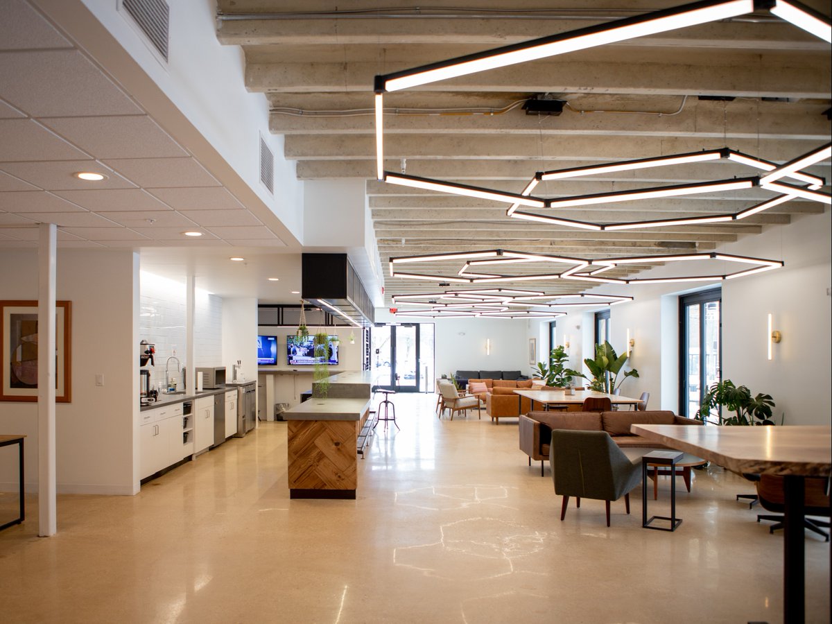 TheMillDE's tweet image. We’re taking a short break for the Thanksgiving holiday! While our team is out today and tomorrow, office and desk members still enjoy 24/7 access, and community members can come by The Mill Concord from 7am–7pm. We’ll be back to help you on Dec 1!