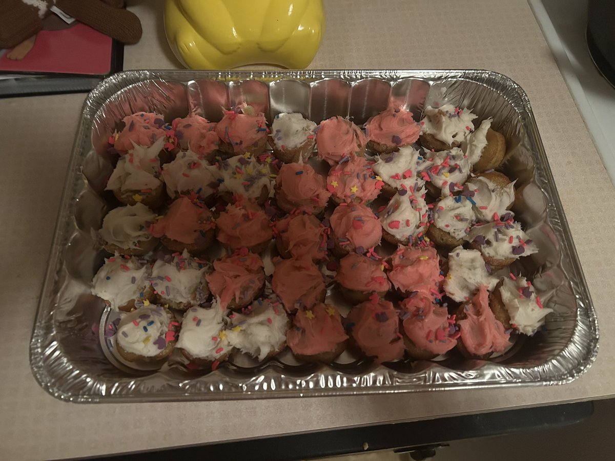 ChevalierFPCS's tweet image. Happy Thanksgiving 🦃🍁🍽 

Photos from Friday’s Friendsgiving celebration to celebrate our We Do Care winners! #HappyThanksgiving