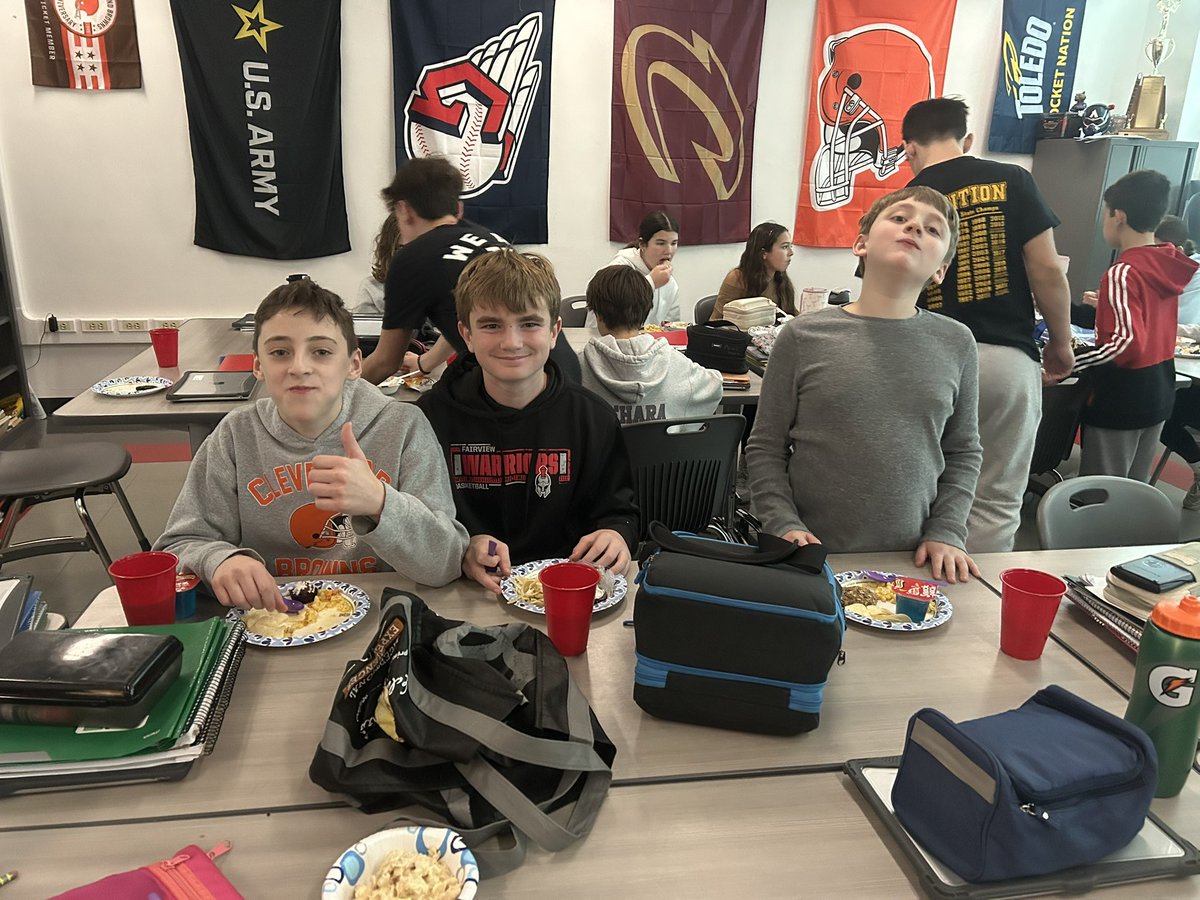 ChevalierFPCS's tweet image. Happy Thanksgiving 🦃🍁🍽 

Photos from Friday’s Friendsgiving celebration to celebrate our We Do Care winners! #HappyThanksgiving