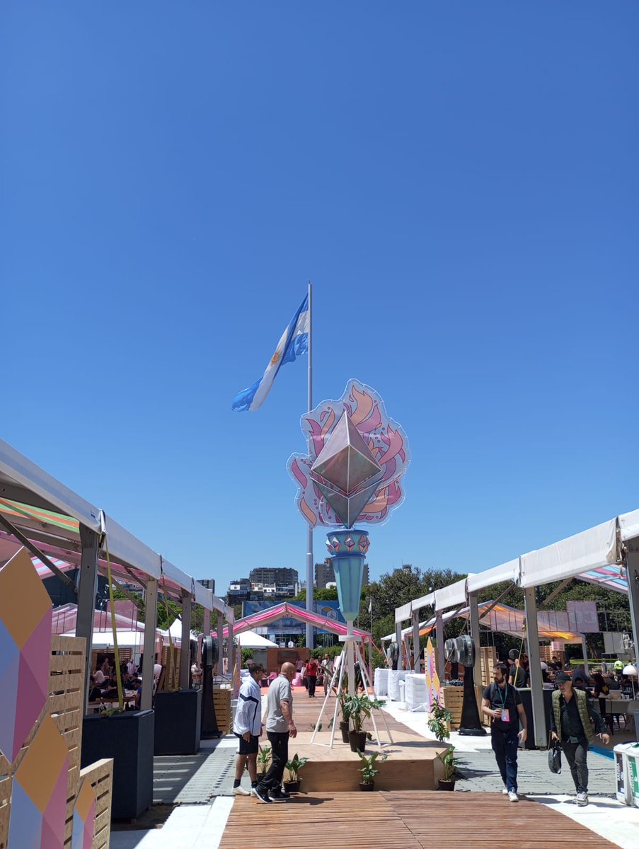 chimpahouse's tweet image. Last week I been in #DevConnect what an incredible days of immersion into Web3 innovation in Buenos Aires! My brain is buzzing with new insights after attending to this great event! 

🗓️ My detailed agenda highlights the key trends that will define the next wave of adoption: