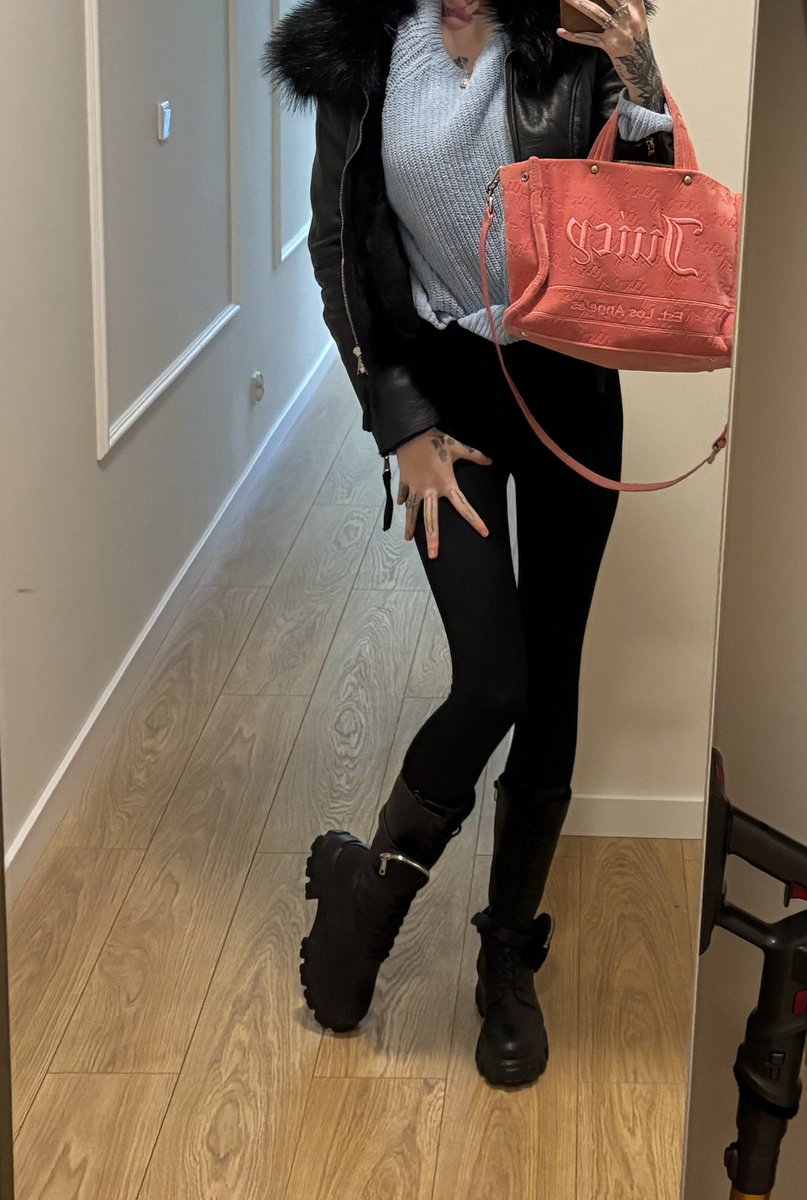👑 LadySandy 💸 tweet media