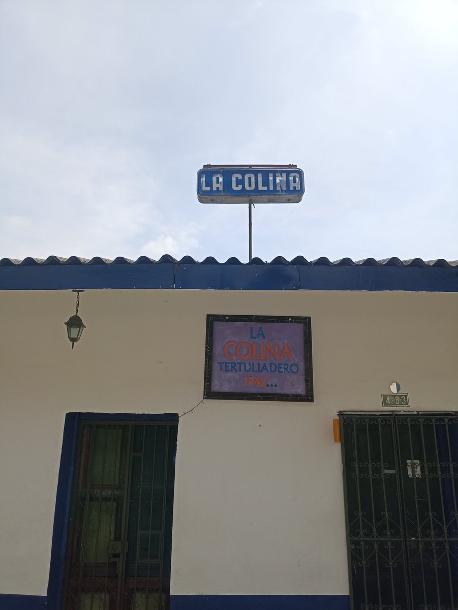 Un icono arquitectónico, gastronómico e histórico del barrio San Antonio en Cali. De la colección instagram.com/grafica_popula…