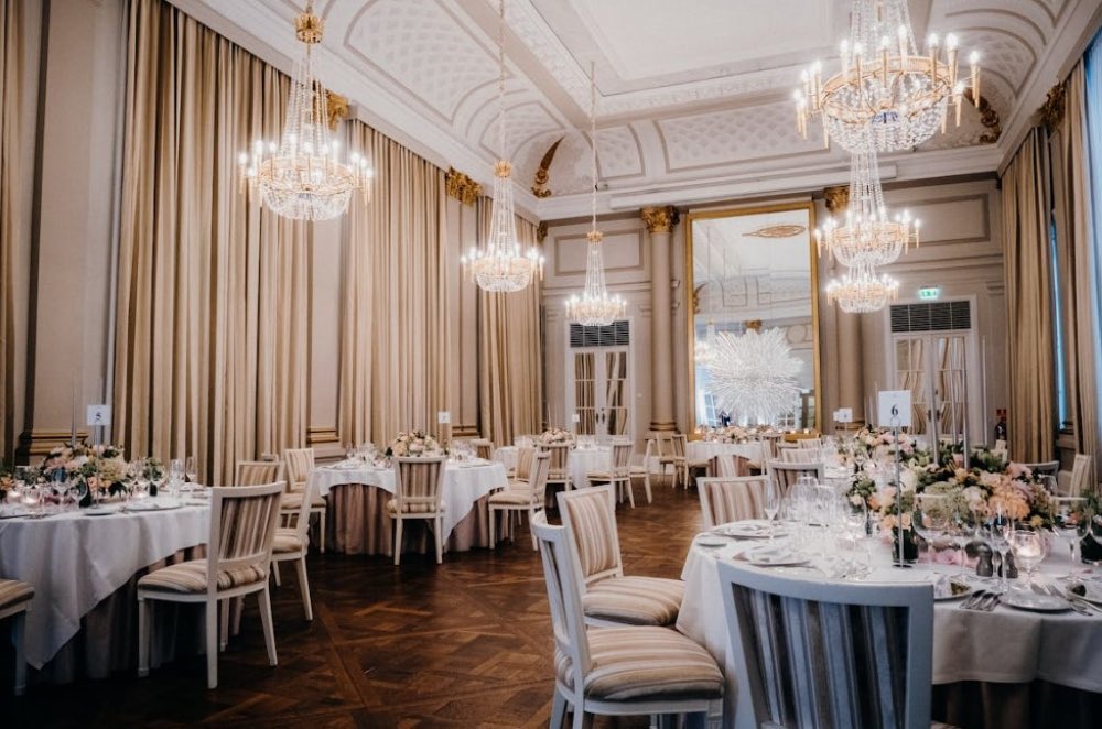 رسميًا .. 

إلزام جميع قاعات المناسبات بالتعاقد مع جمعيات حفظ النعمة لتولي الطعام الفائض.

-