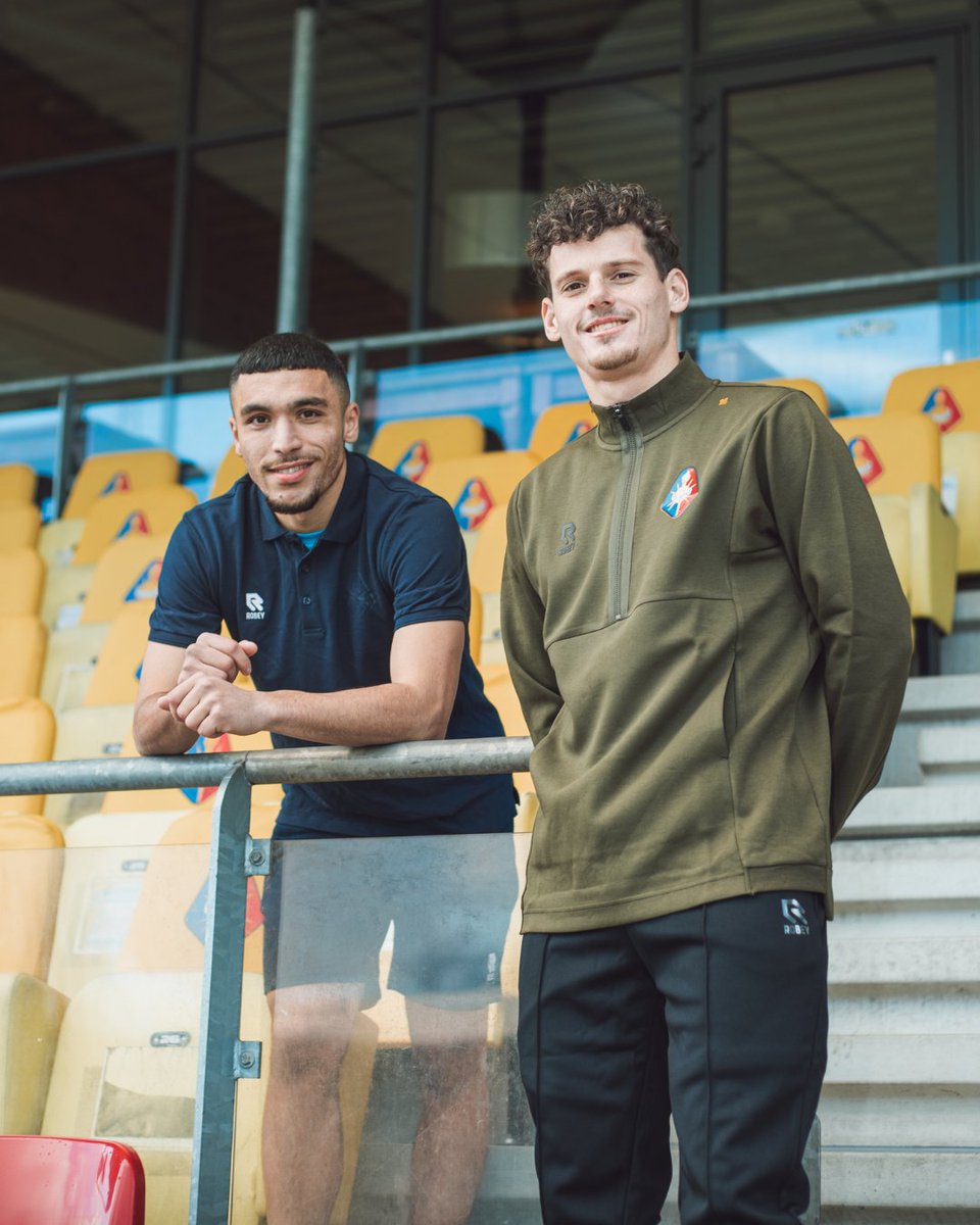 telstar1963nv's tweet image. 𝐎𝐮𝐭𝐥𝐞𝐭 𝐚𝐥𝐞𝐫𝐭 ⚠️

White Friday Weekend bij Telstar, 50% korting op items van onze oude collecties! Onze nieuwe fan artikelen en shirts zijn zaterdag ook verkrijgbaar in onze fanshop.

📍12:00 - 16:00 in de fanshop op Oost

#WitteLeeuwen