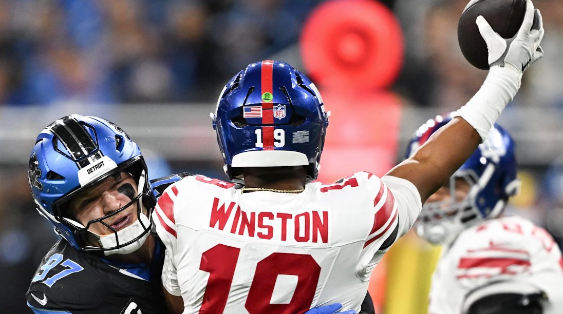 Five reasons to be grateful for 2025 Detroit Lions 
By: John Maakaron 
si.com/nfl/lions/onsi…