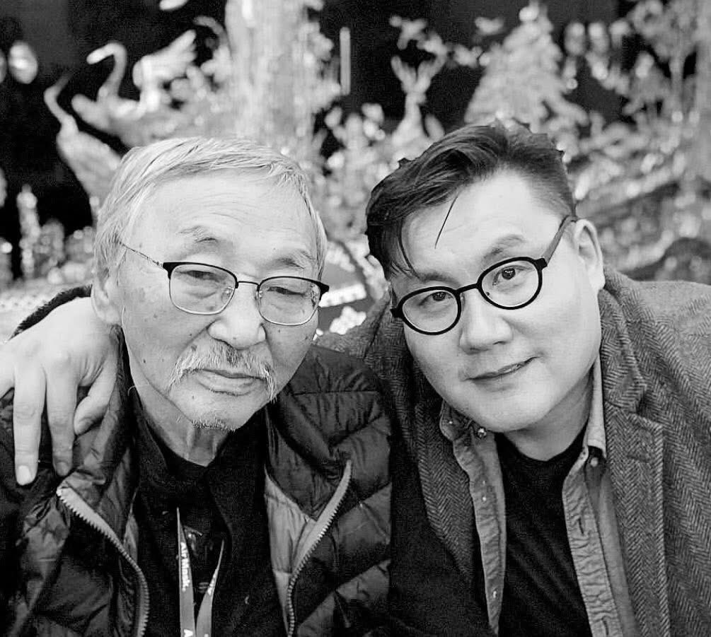 ganchmgn's tweet image. Салбарынхаа олон хүнд үүд хаалга нээж өгсөн хүн юм байна. Чаддаг чаддаг ажлаараа л хоолоо олж иднэ гэдэг дээ.
Реклам, клип гээд контэнтоо тултал сэтгэж хийж байсныг нь санавал ч. Улс төрийн пиар хийж эхэлсэн нь л магад олон хэл аманд хутгасан байх. Гэхдээ л бас нэг захиалгат ажил