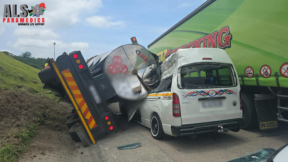 _ArriveAlive's tweet image. Two Seperate Multiple Truck Crashes in Two Hours N3 Durban Bound before Marianhill Toll Plaza leaves Multiple injured

arrr.co.za/7Fnra

#ArriveAlive #TruckCrash @AlsParamedics
