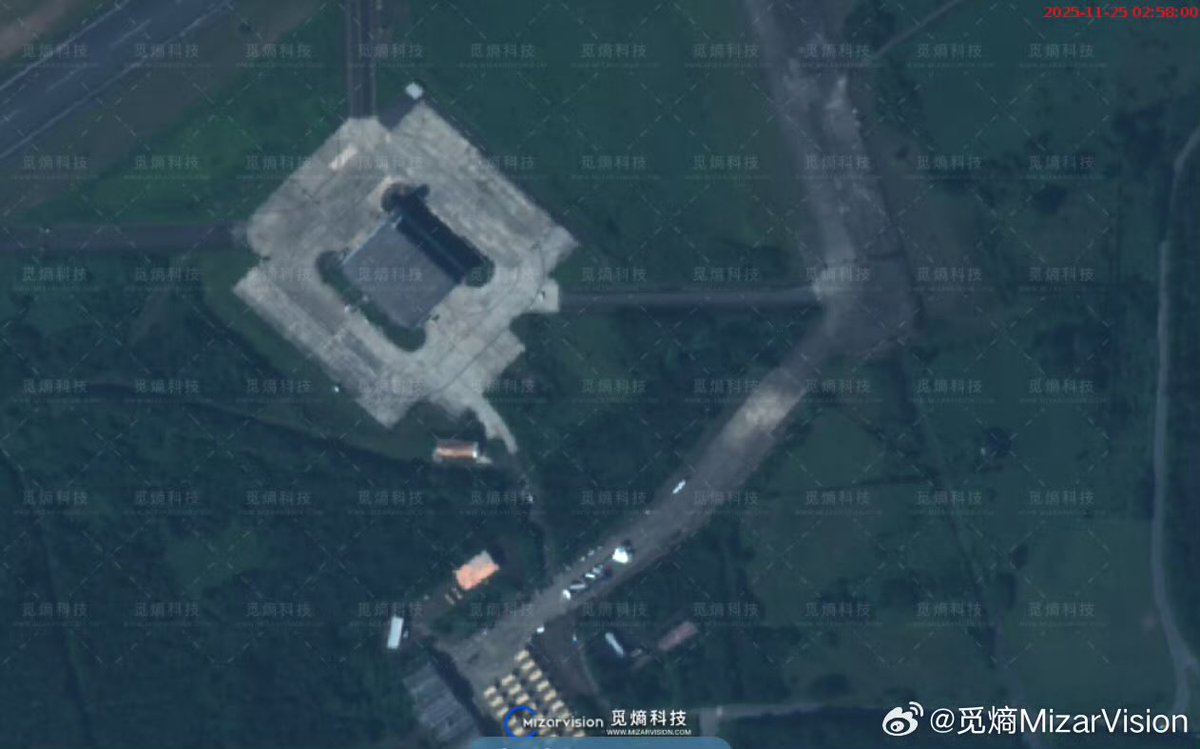 lobsterlarryliu's tweet image. Satellites captured two &quot;balloons&quot; in Puerto Rico. One is the tethered balloon at La Haca Airport, and the other is the zero-pressure balloon of Roosevelt Roads Aviation. Seems that the launch area has also been adjusted to the road Via Mizarvision #OSINT