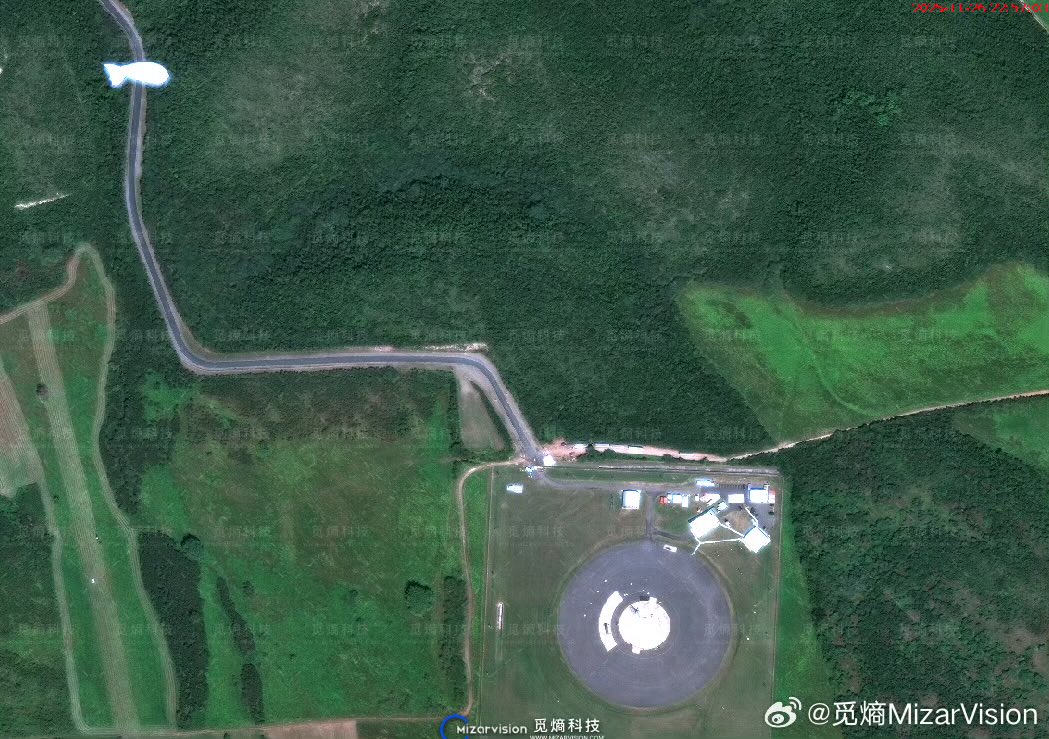 lobsterlarryliu's tweet image. Satellites captured two &quot;balloons&quot; in Puerto Rico. One is the tethered balloon at La Haca Airport, and the other is the zero-pressure balloon of Roosevelt Roads Aviation. Seems that the launch area has also been adjusted to the road Via Mizarvision #OSINT