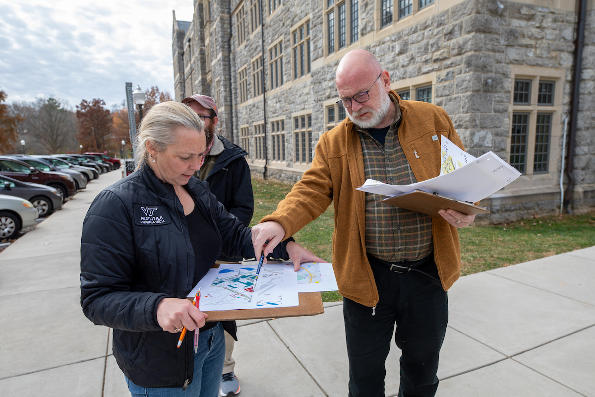 VTFacilities's tweet image. Our division is thankful to lead the care of our beautiful #VirginiaTech campuses and serve the university community 🦃🧡 

Happy Thanksgiving, #Hokies! 🍂