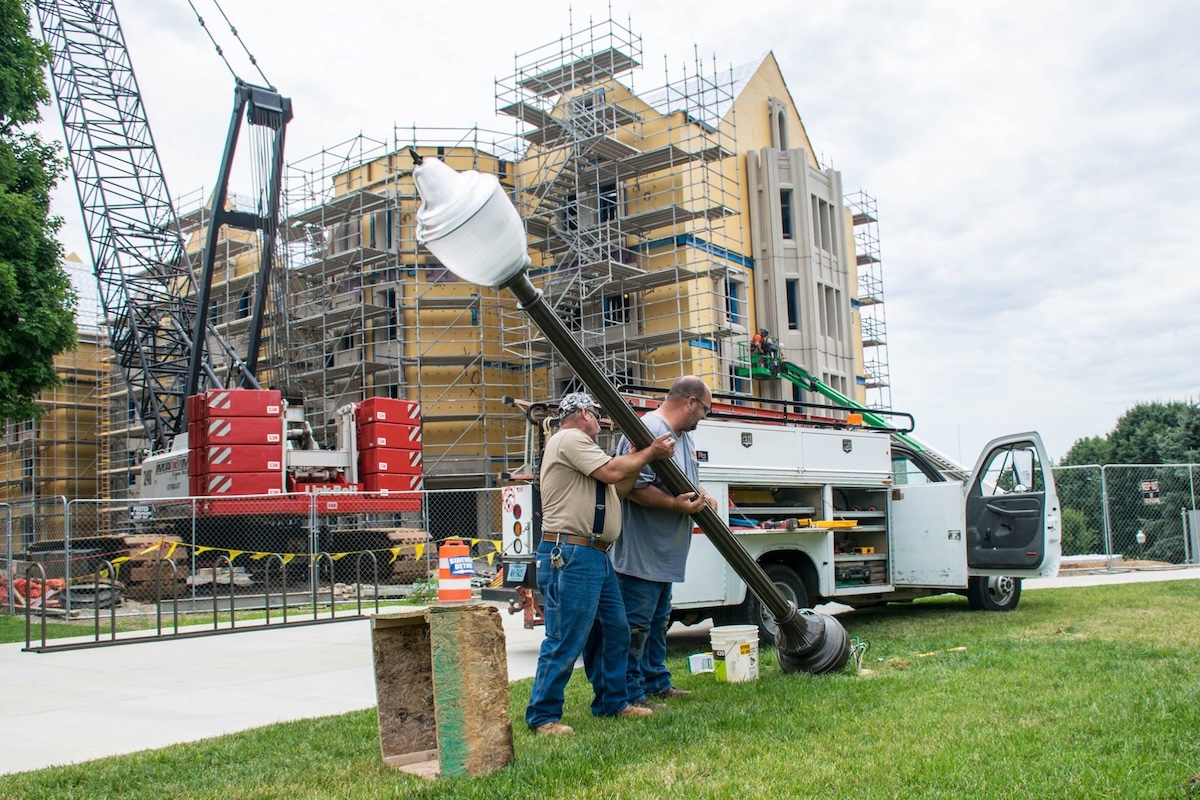 VTFacilities's tweet image. Our division is thankful to lead the care of our beautiful #VirginiaTech campuses and serve the university community 🦃🧡 

Happy Thanksgiving, #Hokies! 🍂