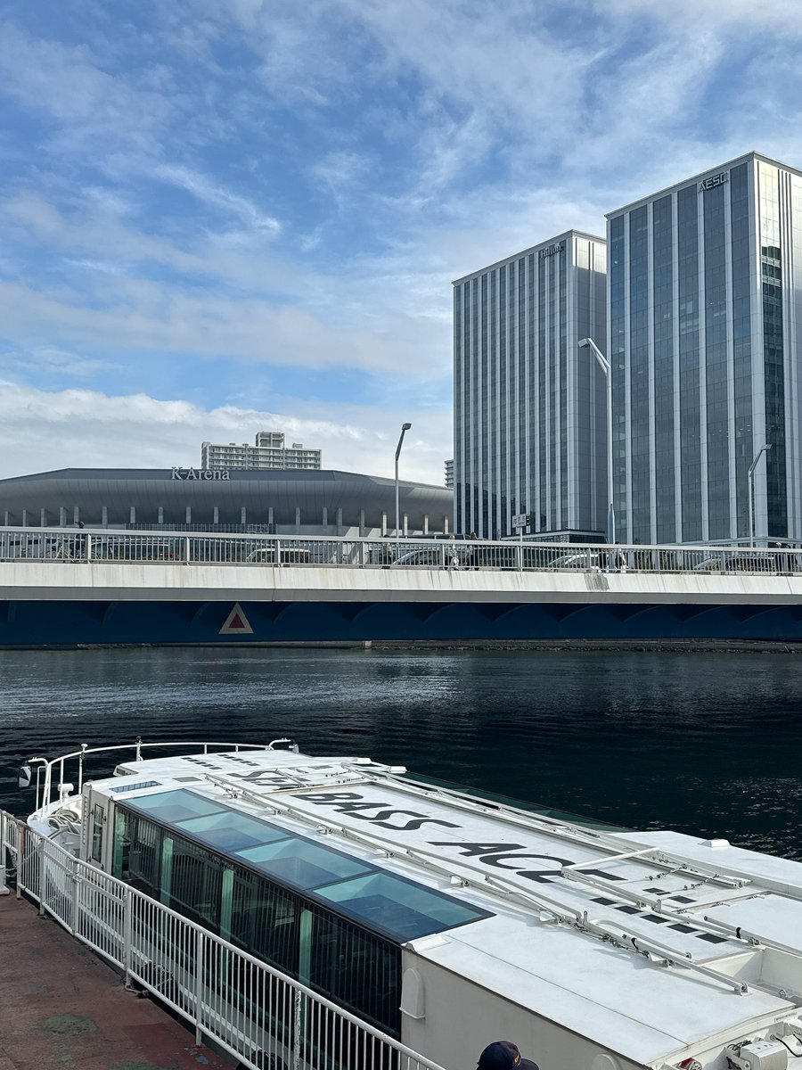 船に乗る #2025あい100
海キラキラしてて綺麗だった✨