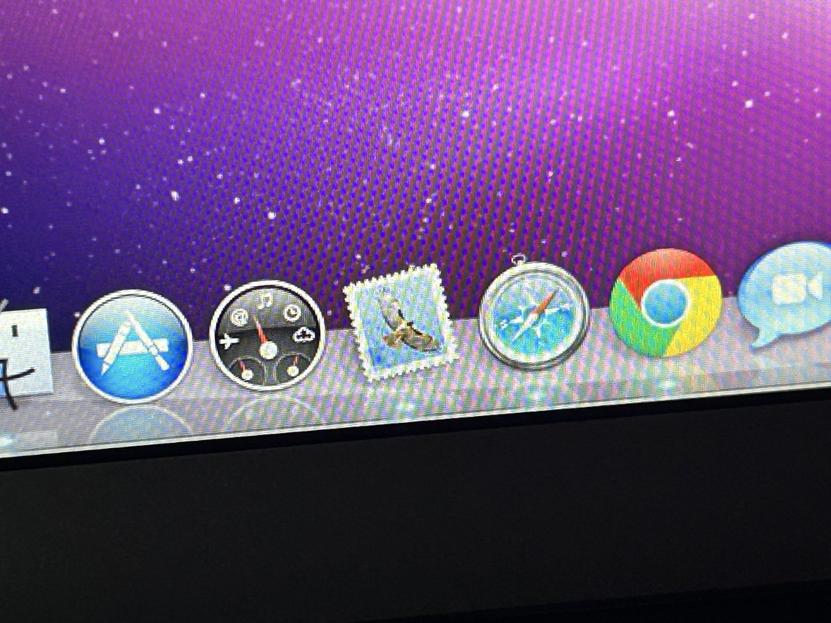 yoniyoni_6's tweet image. ねぇ懐古厨
この画面、懐かしくないかい？
10年越しに起動しても容量も何も足りない。

#MacBookAir #MacBook 
#第1世代 #第2世代 ?