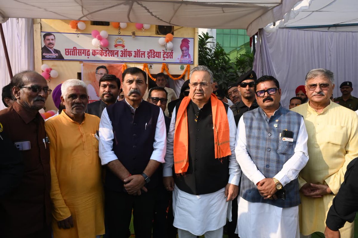 drramansingh's tweet image. आज नंदई, राजनांदगांव में कॉन्फ़ेड्रेशन ऑफ ऑल इंडिया ट्रेडर्स (CAIT) के नए कार्यालय का विधिवत् उद्घाटन किया।

यह कार्यालय क्षेत्र के व्यापारियों के हित संरक्षण, व्यवसायिक विकास और स्वदेशी व्यापार को बढ़ावा देने में महत्वपूर्ण भूमिका निभाएगा। संस्था से जुड़े सभी सदस्यों को बहुत…