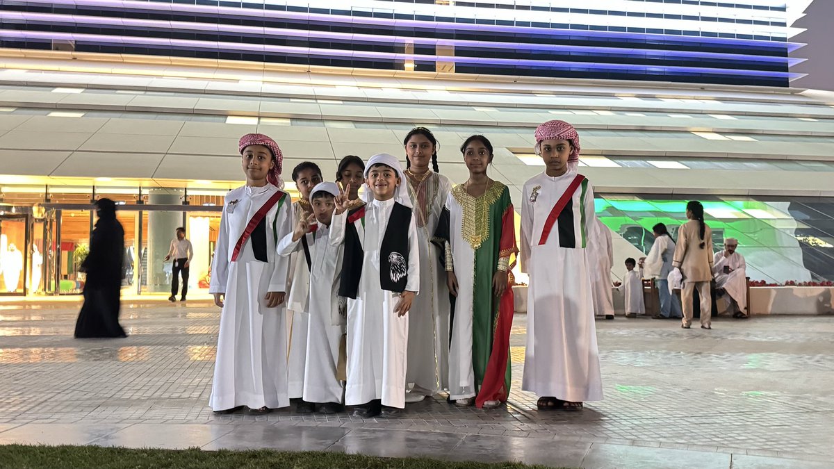 mbrlae's tweet image. The #MohammedBinRashidLibrary is welcoming a significant turnout of visitors for its Union Day celebrations, with guests exploring cultural corners and interactive workshops that blend learning with enjoyment while reflecting the spirit of national belonging.

#MBRL #UAE…