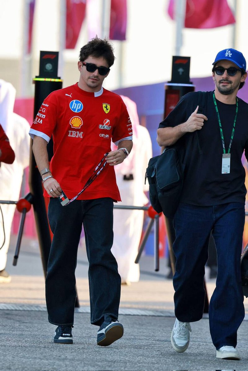 leclercsletters's tweet image. lorenzo is with charles this weekend 🩵