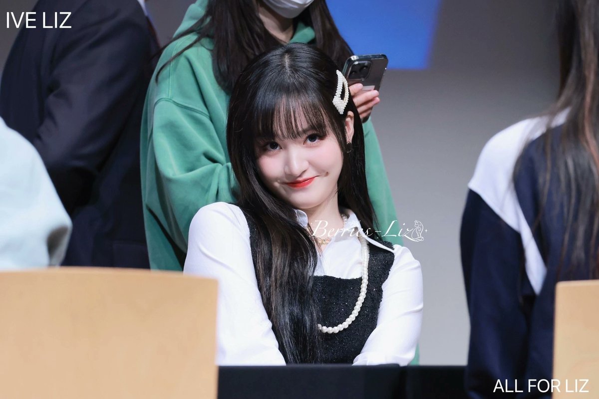 pop__notes's tweet image. Volví del fansign con el corazón temblando ✧🐾 porque activé mi modo #𝕚ʼαmːpupp𝕚eᰍ·ฅ apenas las vi tan cerquita. Entre sus sonrisas 𐙚🌸 y la energía del #𝐛𝐥αckೕ𝕝oveː𝕔ode, quedé atrapada para siempre. No supero nada, todavía.

𝕓u𝐧ny  ִֶָ༘🎀⋆.˚🐇༘⋆  𝕞āi𝐤a.