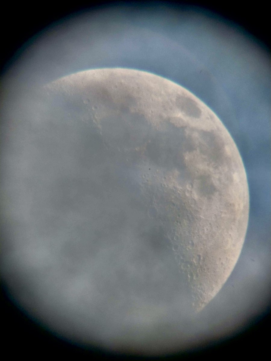 sparrowguind's tweet photo. Moon https://t.co/pMhQyEpcak