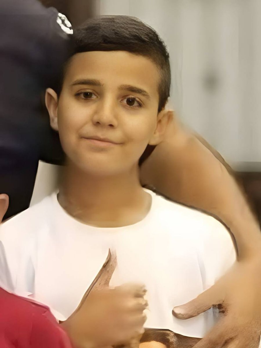 Prise d'otage par #Israel d'un enfant de 13 ans en #Cisjordanie
Les forces d'occupation israéliennes ont arrêté Awad Walweil après avoir pris d'assaut son domicile dans le quartier de Kafr Saba à Qalqilya, en Cisjordanie occupée.