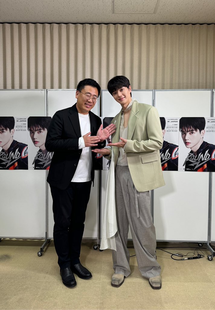 昨日・今日の2日間大阪で行われた「2025 SONG KANG FANMEETING <ROUND 2> IN JAPAN」でMCでした☺️横浜も盛り上がりましたが、大阪ならではの熱さがソン・ガンさんの大きな力になったようで、ガンさんも舌好調😉でしたね👍僕も4公演携わる事ができて、とても嬉しかったです☺️手羽先、食べれますように🙏