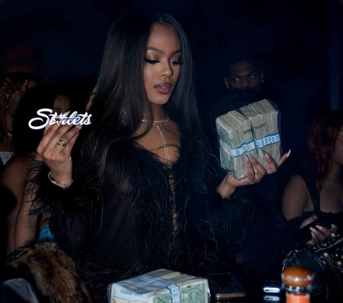 wavecheckers's tweet image. Zoe Spencer pulled up to Starlets in NYC 💸