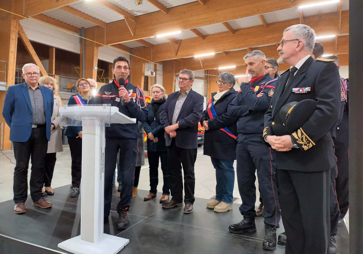 SDIS50's tweet image. Mardi dernier a eu lieu à #tourlaville @VilleCherbourg , la #cérémonie de passation de #commandement entre le commandant Anthony Nicol et le capitaine Guillaume Lalande.