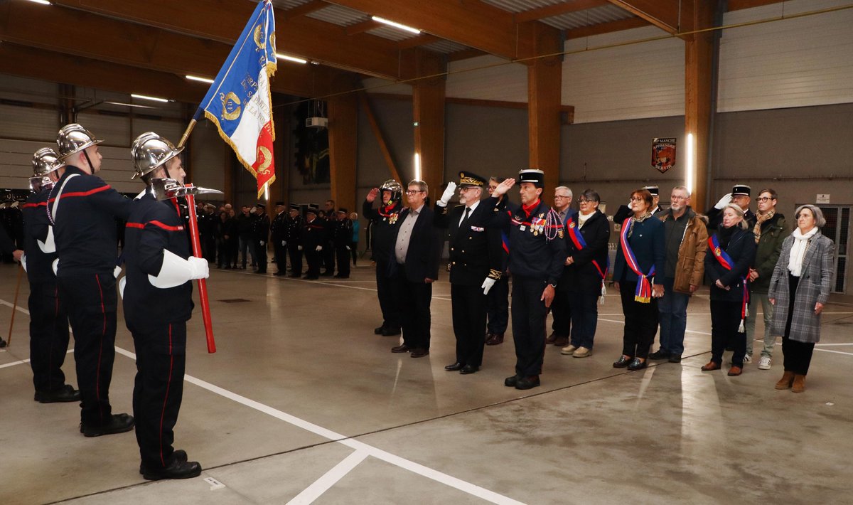 SDIS50's tweet image. Mardi dernier a eu lieu à #tourlaville @VilleCherbourg , la #cérémonie de passation de #commandement entre le commandant Anthony Nicol et le capitaine Guillaume Lalande.