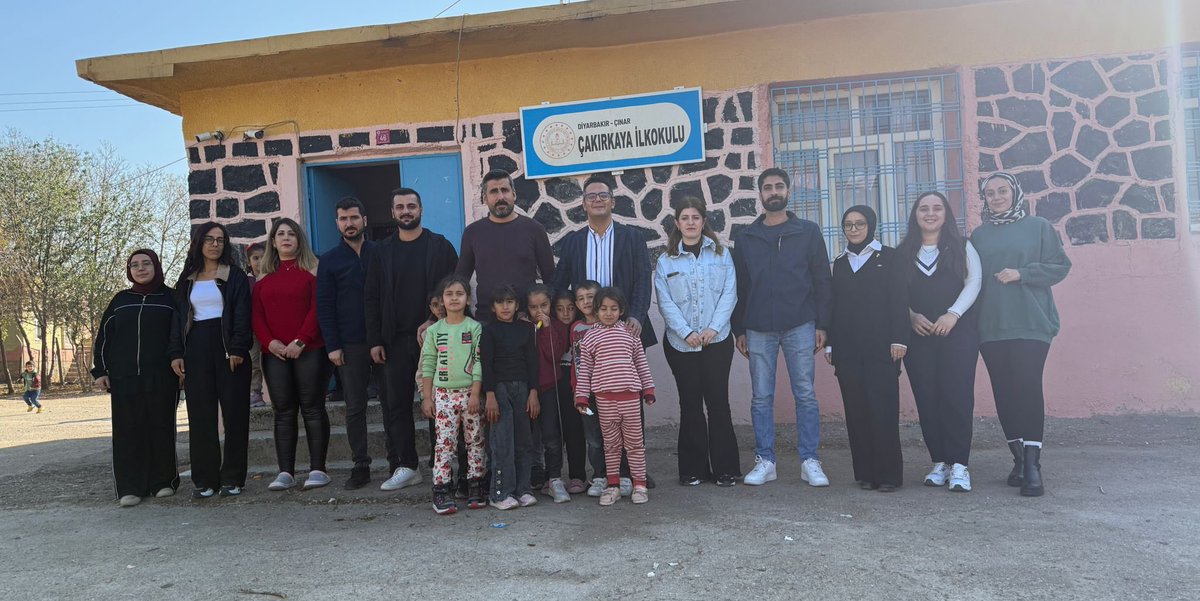 İlçe Milli Eğitim Müdürümüz Yusuf GÜZEL, Çakırkaya İlkokulunu ziyaret ederek öğretmen ve öğrencilerimizle bir araya geldi.

<a href="/cinarkaymakamlk/">T.C. Çınar Kaymakamlığı</a> 
<a href="/Z_Erdogan53/">Zikrullah ERDOĞAN</a> 
<a href="/Diyarbakirmem/">Diyarbakır İl Millî Eğitim Müdürlüğü</a> 
<a href="/sadoglu_salih/">Salih Sadoğlu</a> 
<a href="/ysf_gzl_/">YUSUF GÜZEL</a>