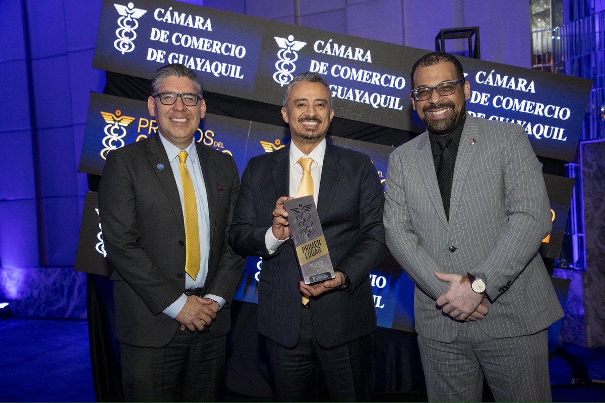 UTEG sigue haciendo historia. 🌟 

Hoy recibimos el 1er lugar en Contribución Educativa en la Cuarta Edición de los Premios del Comercio, un reconocimiento que reafirma nuestro liderazgo académico y nuestro aporte al país. <a href="/lacamaragye/">Cámara de Comercio de Guayaquil</a> 

Este logro refleja el compromiso de