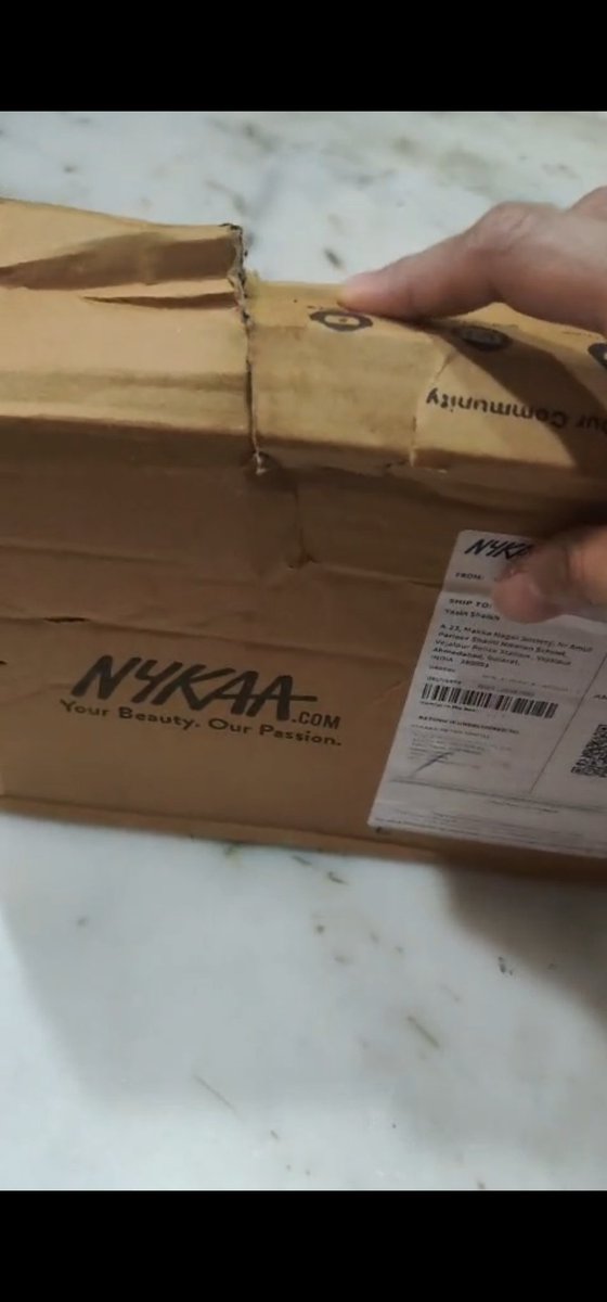 iamsoeb's tweet photo. they only sale not delivered,
Ordered from @MyNykaa received a tampered box with NO product inside.
Honestly shocking QC for such a big platform.
As a loyal customer, this is disappointing &amp; 
Requesting an immediate resolution on priority.
@Nykaa_Privilege @NykaaSupport , https://t.co/Kbs8pzNqnQ