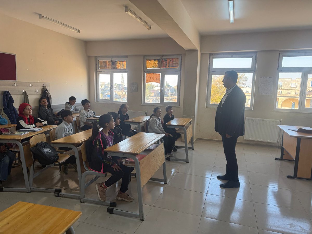 İlçe Milli Eğitim Müdürümüz Yusuf GÜZEL, Çakırkaya Ortaokulunu ziyaret ederek öğretmen ve öğrencilerimizle bir araya geldi.

<a href="/cinarkaymakamlk/">T.C. Çınar Kaymakamlığı</a> 
<a href="/Z_Erdogan53/">Zikrullah ERDOĞAN</a> 
<a href="/Diyarbakirmem/">Diyarbakır İl Millî Eğitim Müdürlüğü</a> 
<a href="/sadoglu_salih/">Salih Sadoğlu</a> 
<a href="/ysf_gzl_/">YUSUF GÜZEL</a>