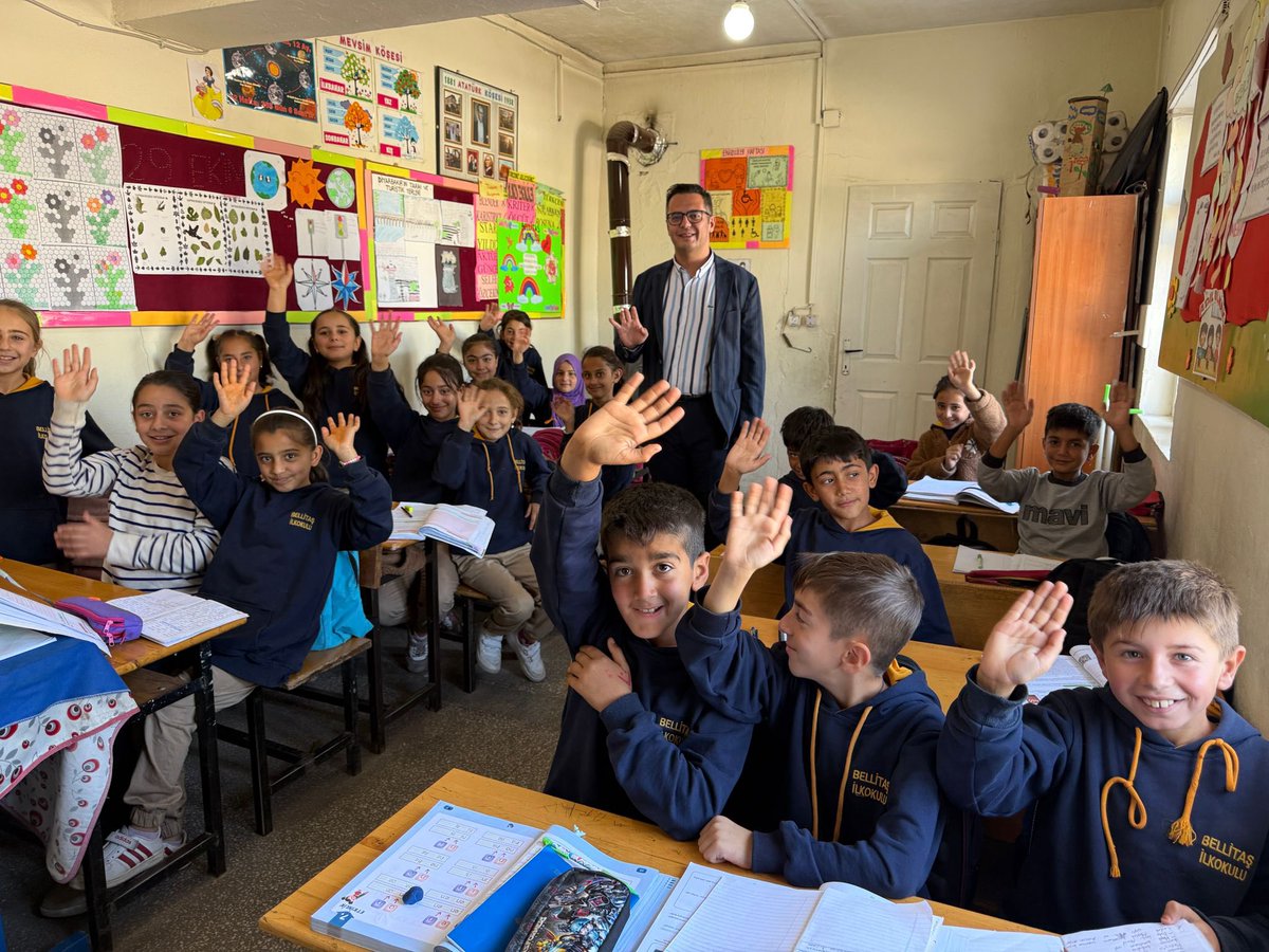 İlçe Milli Eğitim Müdürümüz Yusuf GÜZEL, Bellitaş İlkokulunu ziyaret ederek öğretmen ve öğrencilerimizle bir araya geldi.

<a href="/cinarkaymakamlk/">T.C. Çınar Kaymakamlığı</a> 
<a href="/Z_Erdogan53/">Zikrullah ERDOĞAN</a> 
<a href="/Diyarbakirmem/">Diyarbakır İl Millî Eğitim Müdürlüğü</a> 
<a href="/sadoglu_salih/">Salih Sadoğlu</a> 
<a href="/ysf_gzl_/">YUSUF GÜZEL</a>