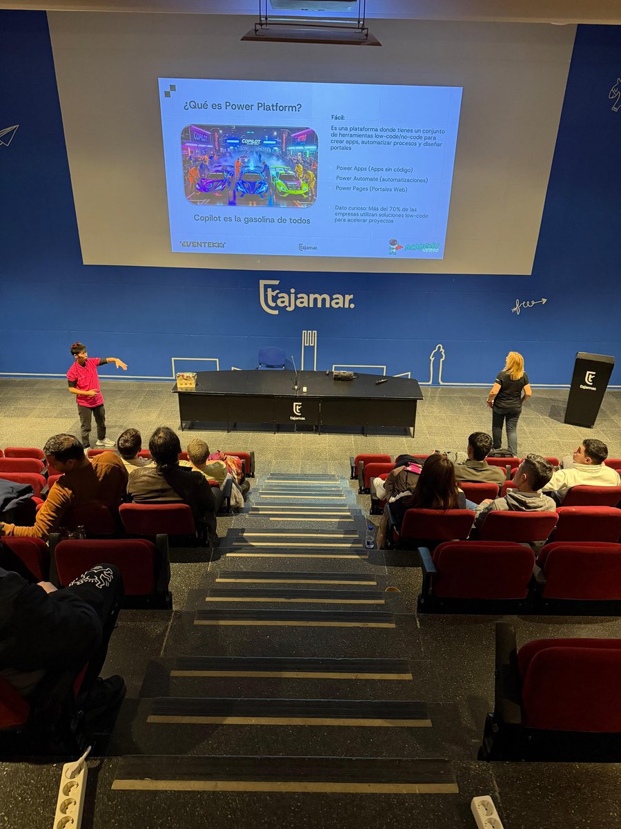 Eventekki_'s tweet photo. Y para finalizar el track de #PowerPlatform Verónica Rivas y Patricia Rodríguez con su sesión:
“Nitro Mode: Power Platform &amp; #Copilot” ⚡🤖

Una charla a toda velocidad para exprimir la plataforma al máximo.

#Academyverso #Academyverso25 https://t.co/FgeFyL9cUJ