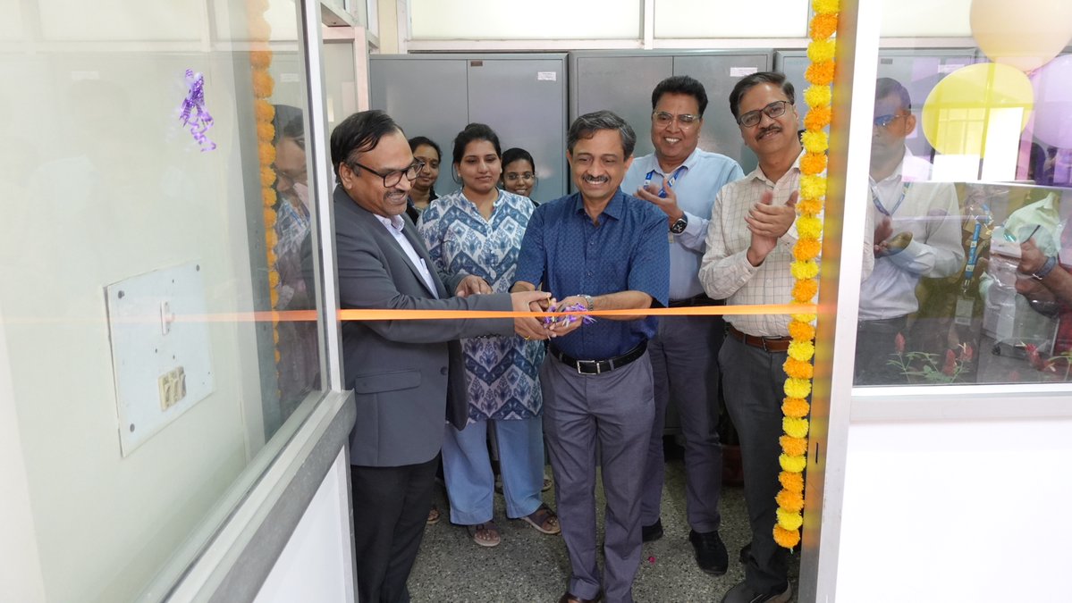 CSIR_4PI's tweet image. CSIR-4PI organised IISF-2025 curtain raiser on 27th November 2025. The event was graced by Shri Vivekananda Pai, Secretary General, Vijnana Bharati and detailed on the IISF-2025 events. Dr V Rakesh presented on Smart Agriculture technologies. @IISF2025 @CSIR_IND