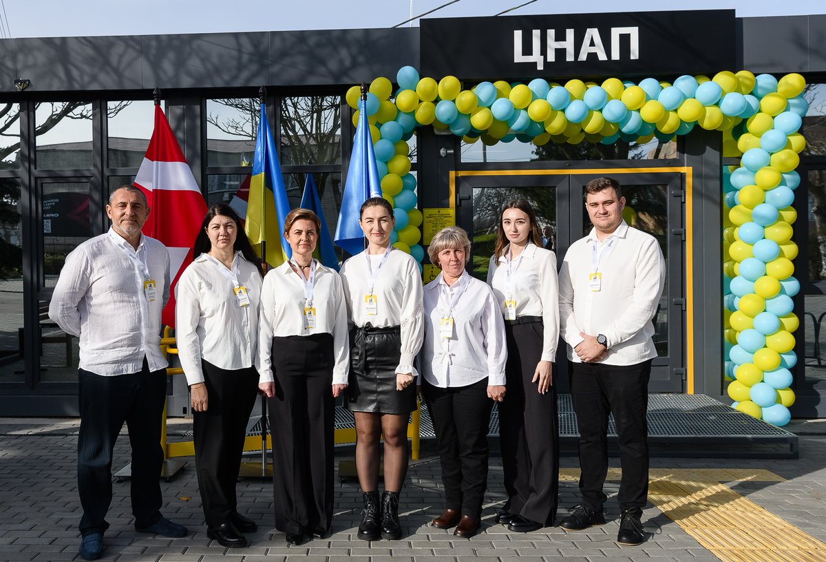 🇩🇰<a href="/DanishMFA/">Denmark MFA 🇩🇰</a>&amp; 🇺🇳<a href="/UNDP/">UN Development</a>, w/ 🇺🇦<a href="/mintsyfra/">Мінцифра</a>, built &amp; equipped a modular administrative service centre in Kobleve, #Mykolaiv Oblast, offering 290+ services for community residents. The new centre operates on Vulyk 2.0 &amp; supports document sharing via Diia, ensuring fast &amp; barrier-free