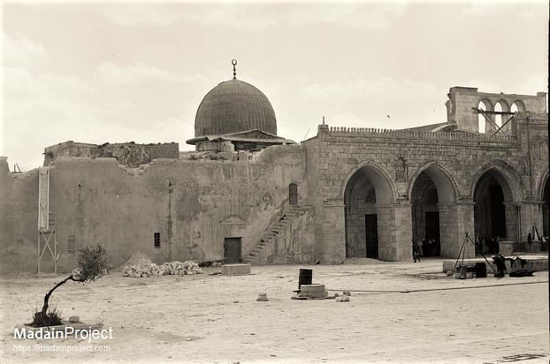 DorithCarmeli's tweet photo. @i8rhiim @Osint613 To me this looks very neglected. Just of one the many old pictures of al aqsa mosque. Your knowledge is very deficient. The Australian guy was mentally ill. No Jewish complicity. https://t.co/FId3ZxpraE